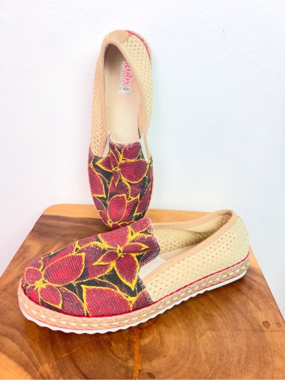 GOBY Vintage Slip-On Red Yellow Floral Hawaiian Espadrille Flats Size 40